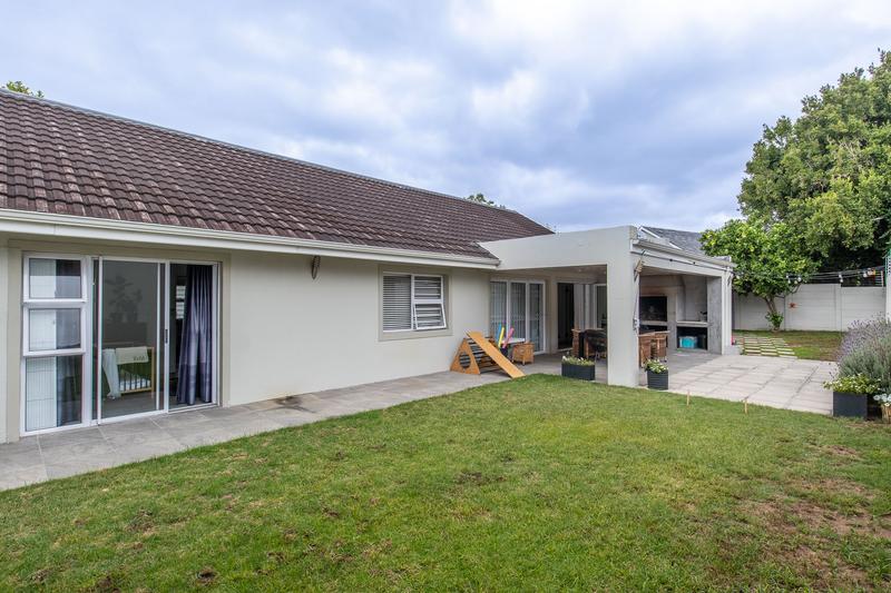 To Let 3 Bedroom Property for Rent in Constantia Western Cape